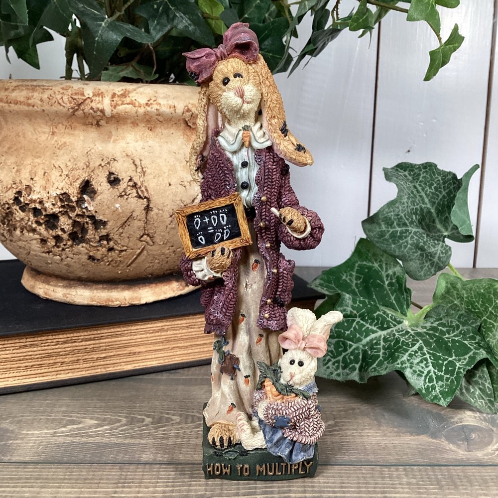 1998 Boyds Bears Figurine Style #2848 Miss Prudence P. Carrotjuice and Petra